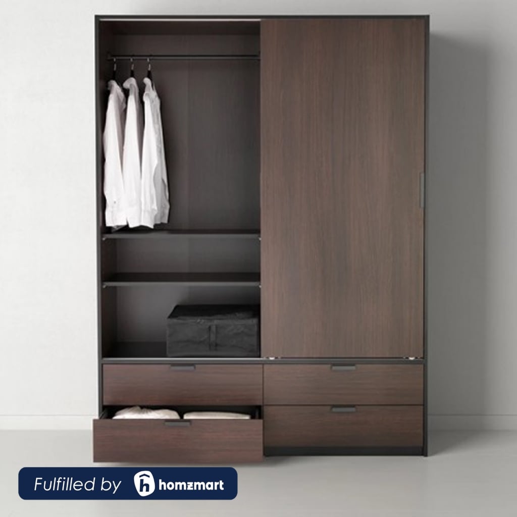 دولاب ملابس بني مودرن عرض 120 سم بضلف مفتوحة يوضح مساحة التعليق والشماعة Modern brown wardrobe 120cm front view with clothes