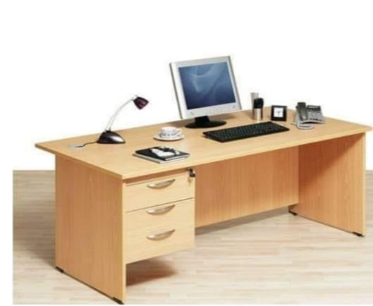 من فكره هوممكتب عمل مودرن بتصميم إسباني عصري - خشب MDF عالي الجودة